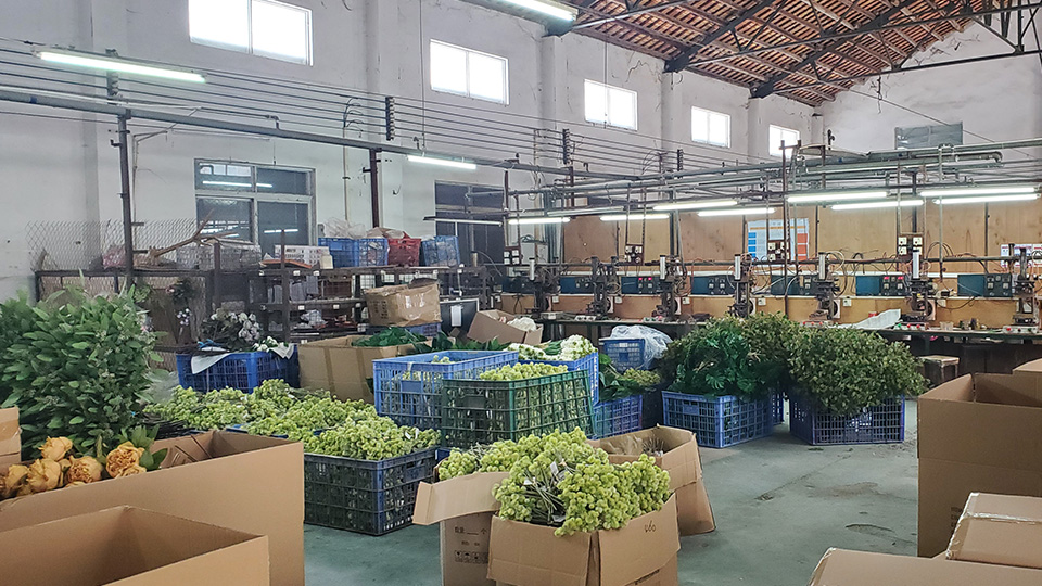 11 Artificial Flower Arrangements Tips for Creating Stunning Displays-01.jpg 